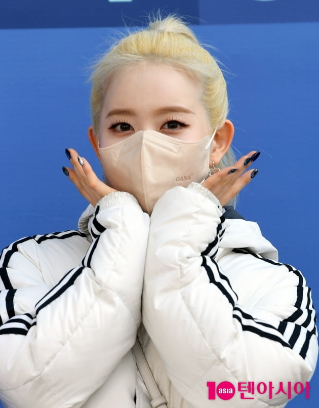 [TEN 포토] 스테이씨 시은 '마스크 넘어 이쁨'