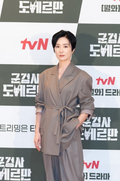 오연수, "모든 배우들이 나를 싫어해…거의 싸이코패스" ('군검사 도베르만')