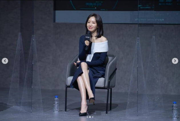 김아중, 꽃보다 아름다운 미소...움푹 파인 쇄골[TEN★]
