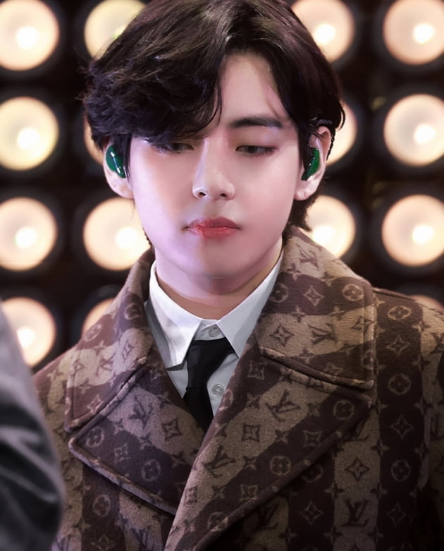 방탄소년단 뷔, 멜론 2000만 스트리밍 돌파..2022년 K-POP 男 아이돌 중 유일