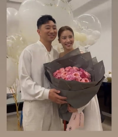 손담비, ♥이규혁과 맞댄 입술…보기만 해도 훈훈한 예비 부부[TEN★]