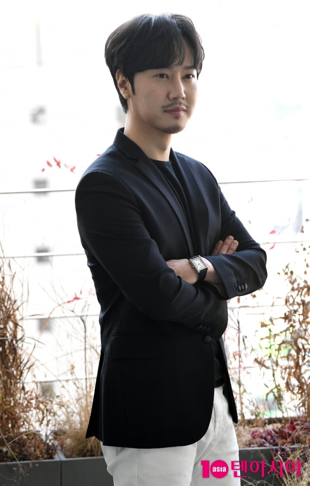 [TEN 포토] 최성훈 '햇빛마저 질투하는 외모'