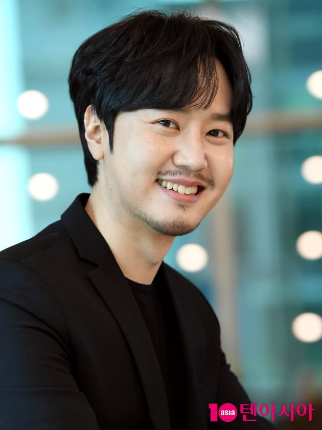 [TEN 포토] 촤성훈 '첫 단독 콘서트해요'