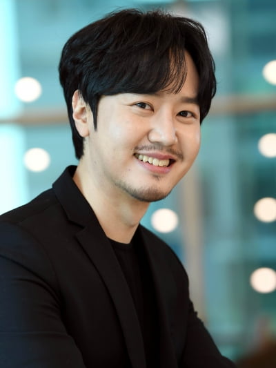 [TEN 포토] 촤성훈 '첫 단독 콘서트해요'