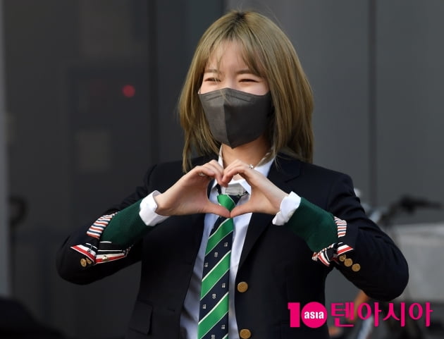 [TEN 포토] 하승리 '하트 요청에 빵 터짐'