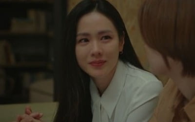 [종합] 손예진 "신나는 시한부가 되어죠"…'췌장암' 전미도 위해 안식년 쓰기로 결심('서른아홉')