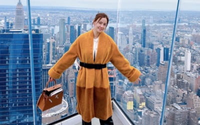 '권상우♥' 손태영, 노마스크로 즐기는 뉴욕 데이트 '활짝' [TEN★]