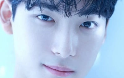 '슛돌이' 꼬마 얼짱 지승준, 배우 느낌 나네…청량·나른·우수의 눈빛[TEN★]
