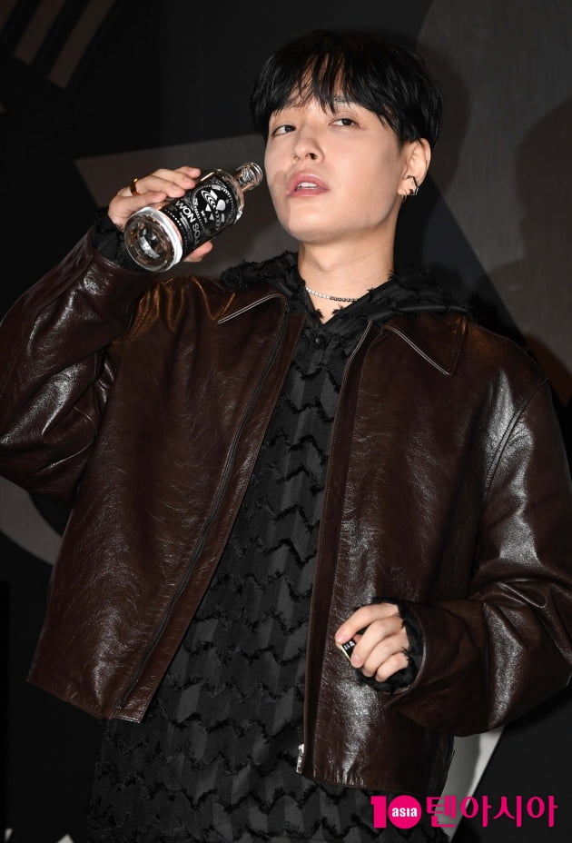 [TEN 포토] 쌈디 '최고의 퍼포먼스...진짜로 마실줄은'