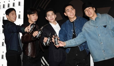[TEN 포토] 그레이-쌈디-박재범-로꼬-DJ 펌킨 '화려한 건배~'