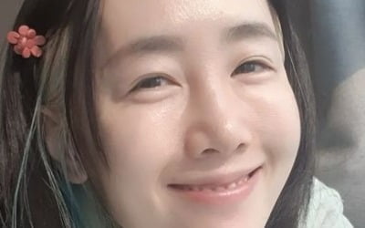 '코로나19 확진' 별, 막내딸 꽃핀 꽂은 애셋맘…♥하하가 반한 미소[TEN★]