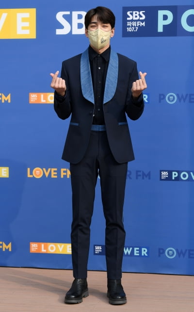 [TEN 포토] 김민규 '우월한 기럭지'