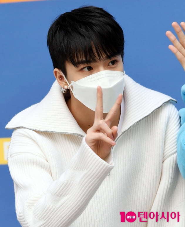 [TEN 포토] 트레저 아사히 '깜찍하게 브~이'