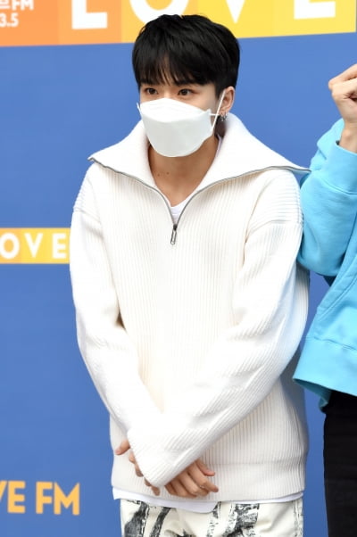 [TEN 포토] 트레저 아사히 '우아한 화이트'
