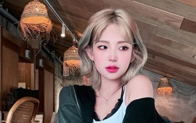 '故 최진실 딸' 최준희, 바닥서 요염한 자태…금발하더니 요정됐네[TEN★]