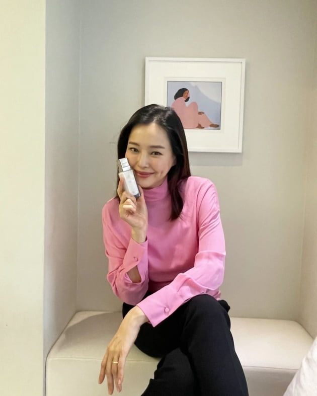 '6월 출산' 이하늬, "설레어라" 살짝 가려진 D라인…넷째 손가락엔 골드링 [TEN★]
