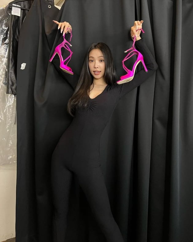 사진=손나은 인스타그램