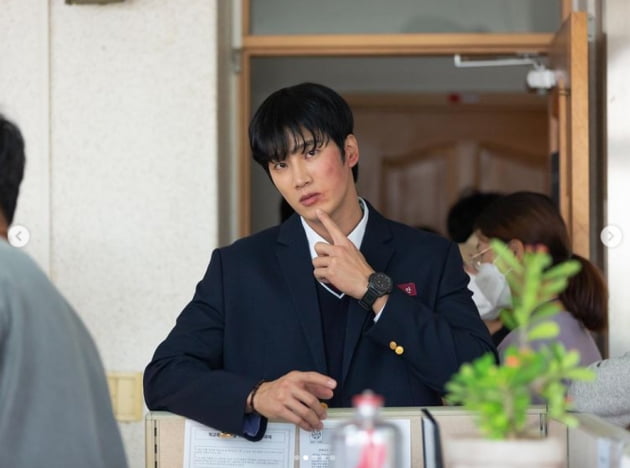 안보현, 만찢남의 정석...마지막 교복이 아닐가?[TEN★]