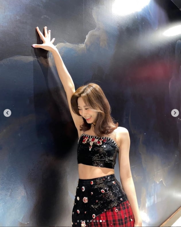 트와이스 쯔위, 인형이 웃고 있네...날마다 이뻐져요[TEN★]