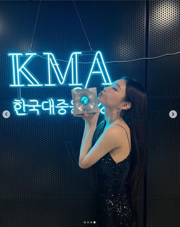 청하, 쇄골에 물 고이겠네...섹시한 드레스 자태[TEN★]