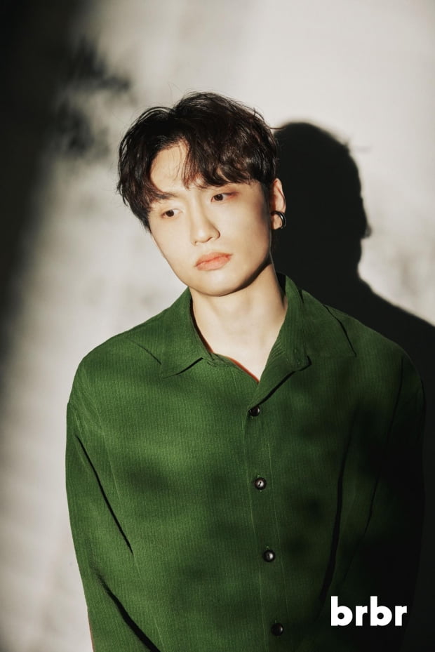 ‘색다른 무드’ 윤딴딴의 숨겨진 얼굴, 비알비알 화보 공개