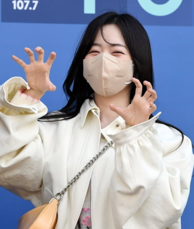 [TEN 포토] 엔믹스 해원 '애교 눈웃음...청순미 UP'