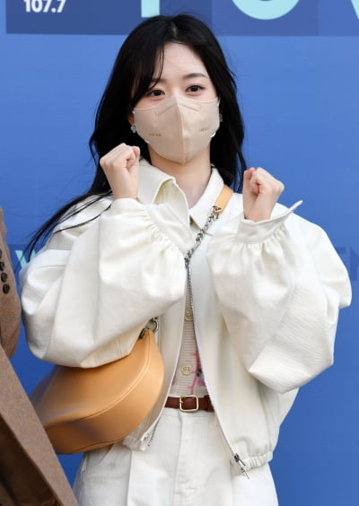 [TEN 포토] 엔믹스 해원 '리더의 멋진 파이팅!'