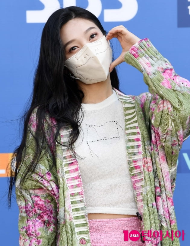 [TEN 포토] 레드벨벳 조이 '귀요미 하트'