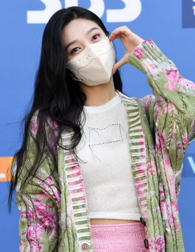[TEN 포토] 레드벨벳 조이 '귀요미 하트'