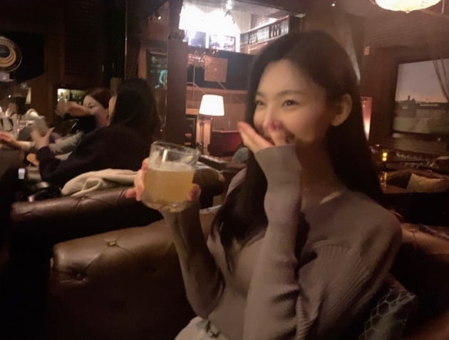 '윤남기♥' 이다은, '술꾼 도시 여자'였네…청담동 칵테일바에서 4잔을 "종류별로" [TEN★]