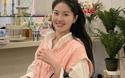'전진♥' 류이서, 가방 돋보이는 포즈로 광고주 미소 유발 '청량美'  [TEN★]