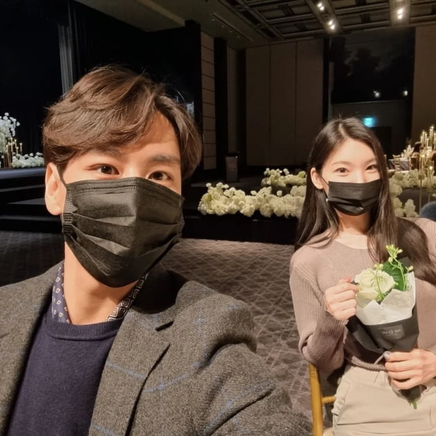 이다은♥윤남기, 5성급호텔서 스테이크→청담동 칵테일바 알콜향 데이트 '달달' [TEN★]