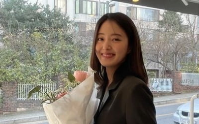 이세영, 명품 B사 가방보다 눈부신 자태…미소 한 번에 사르르 녹네[TEN★]