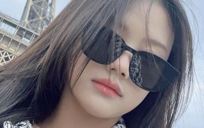 이동국 딸 재시, 마스크 대신 선글라스…에펠탑 삼킨 모델 포스[TEN★]
