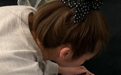 '이규혁♥' 손담비, 사인에 진심인 예비 신부…뒤통수만 보여도 싱글벙글[TEN★]