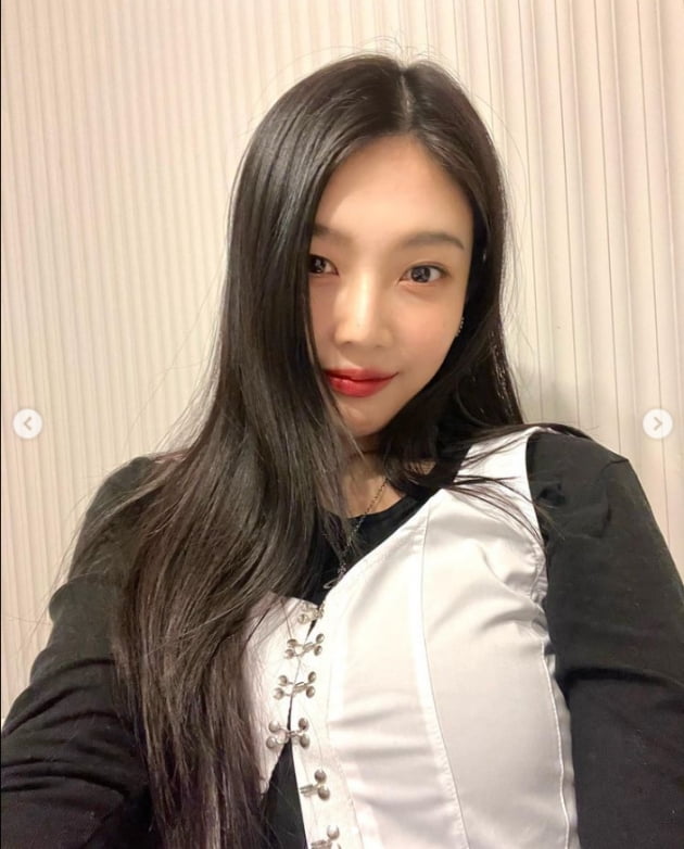 레드벨벳 조이, ♥크러쉬와 백화점 데이트?...행복한 일상[TEN★]