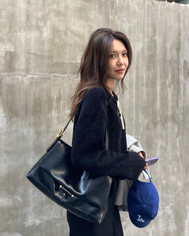 '정경호♥' 최수영, 꾸안꾸 데이트룩의 정석…내추럴한 매력+화사한 미소 [TEN★]