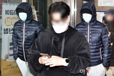 정용화, 사전투표소에서 날 알아보다니...엄청난 분신술[TEN★]