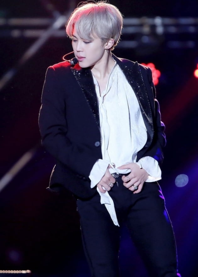 방탄소년단 지민 'K팝 대표 메인댄서 톱10' 선정...'LEGENDARY DANCER JIMIN'