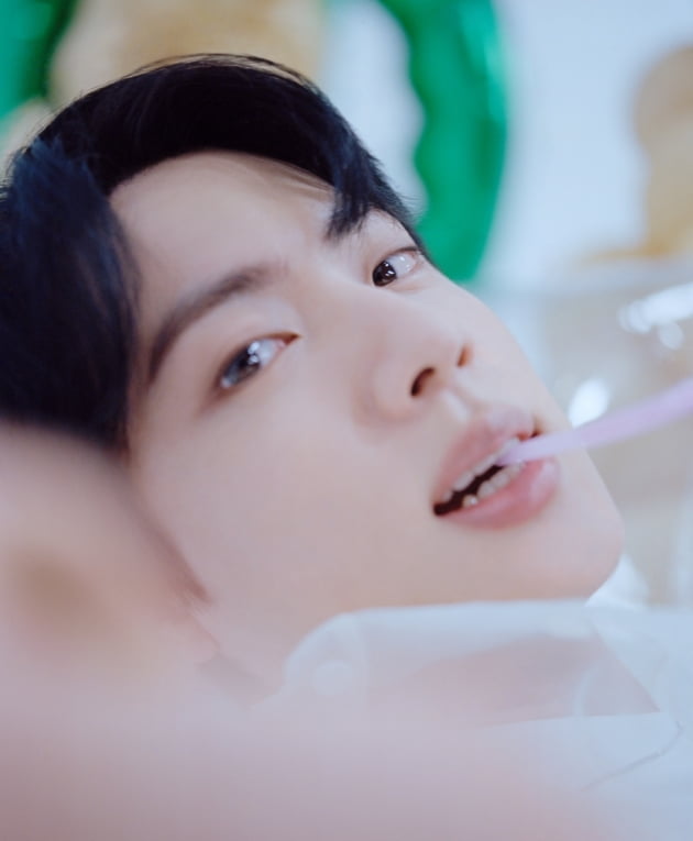 방탄소년단 진 'Yours' 스포티파이 4800만 돌파.. 글로벌 인기ing
