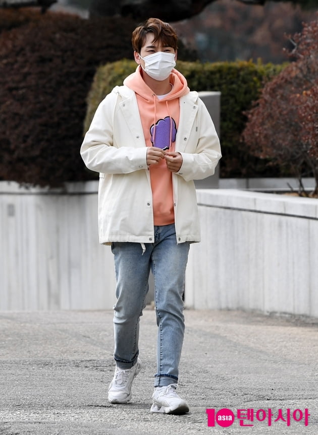 [TEN 포토] 박서진 '힘찬 발걸음'