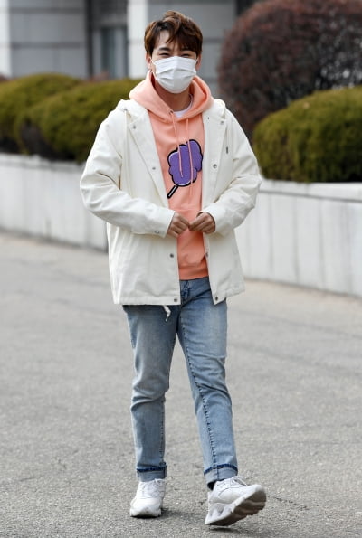 [TEN 포토] 박서진 '애교 눈웃음'