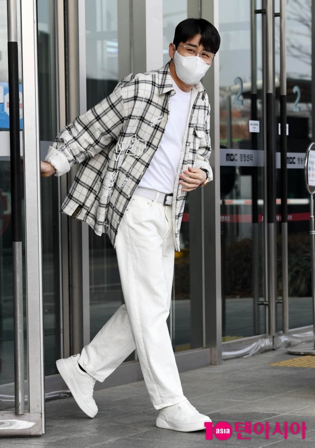 [TEN 포토] 영탁 '등장부터 멋짐폭발'