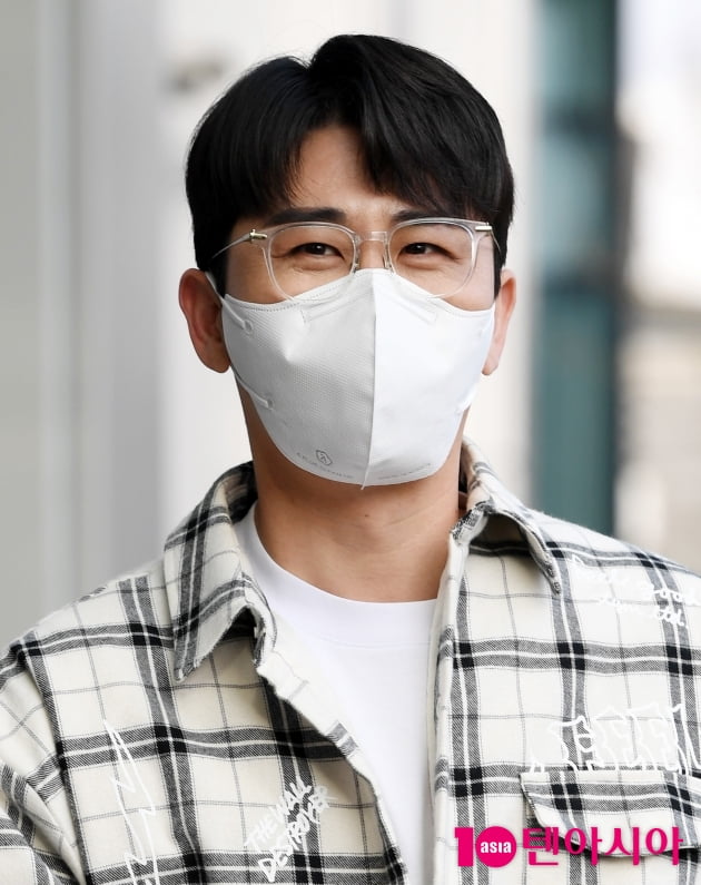 [TEN 포토] 영탁 '우주를 담은 눈동자'