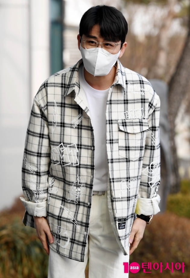 [TEN 포토] 영탁 '팬들에게 폴더인사'