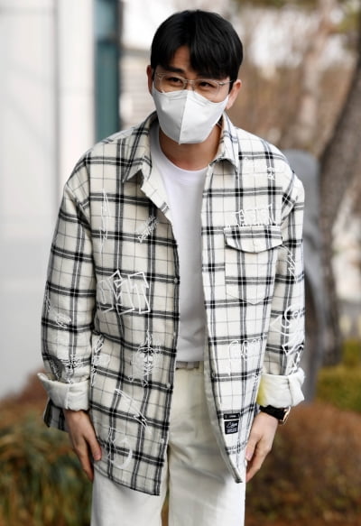 [TEN 포토] 영탁 '팬들에게 폴더인사'