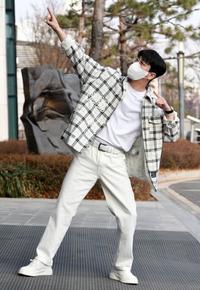 [TEN 포토] 영탁 '여기로 전복 먹으러 갈래?'