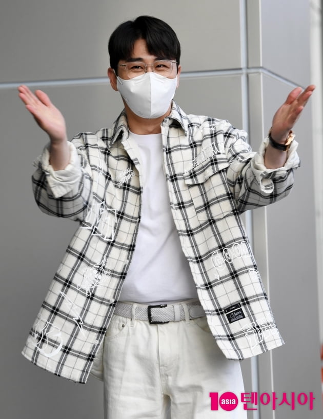 [TEN 포토] 영탁 '반사판 없이도 빛나는 인간보석'