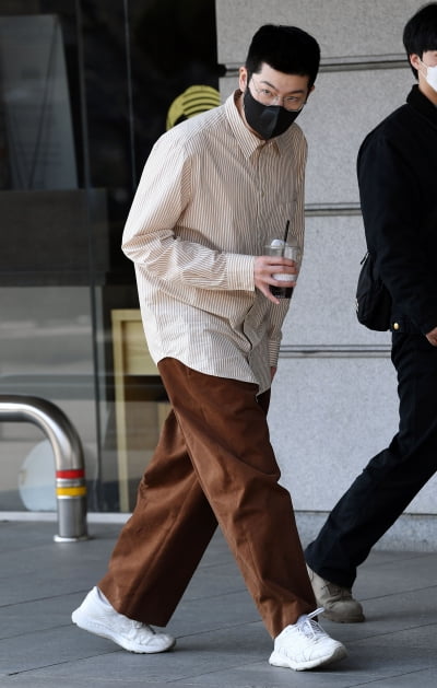 [TEN 포토] 장기하 '오랜만에 인사드려요'