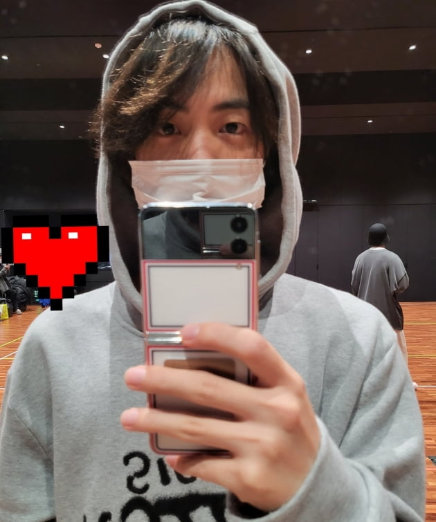 방탄소년단 진, 거울 셀카에 두근두근 콘서트 기대감 상승